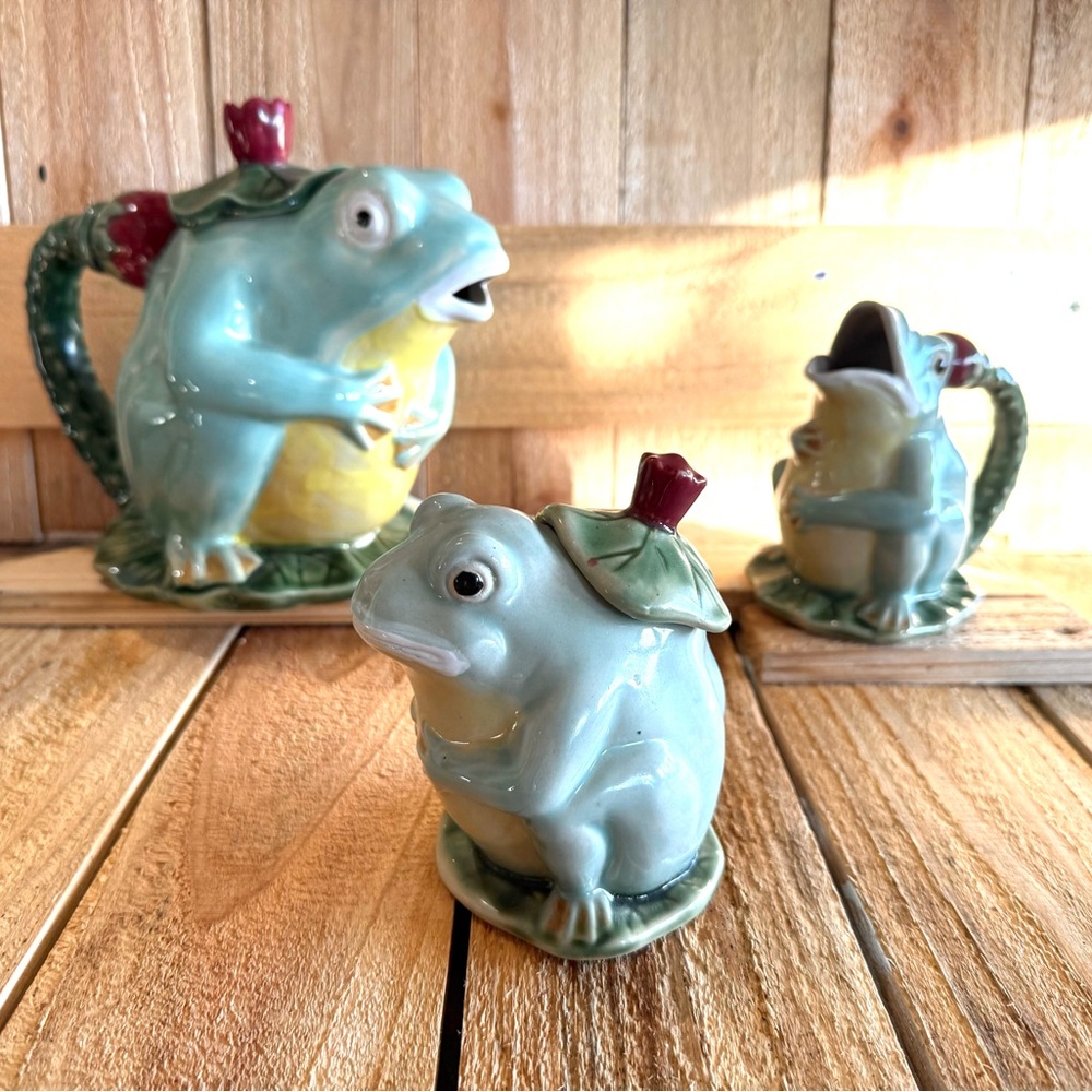 Majolica Frog set